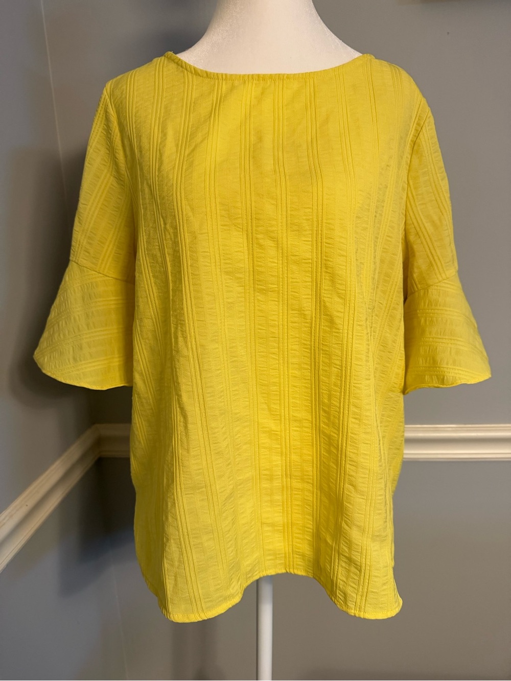 Vince Camuto Bright Yellow Textured Bell-Sleeve Tunic Top - Picture 1 of 3